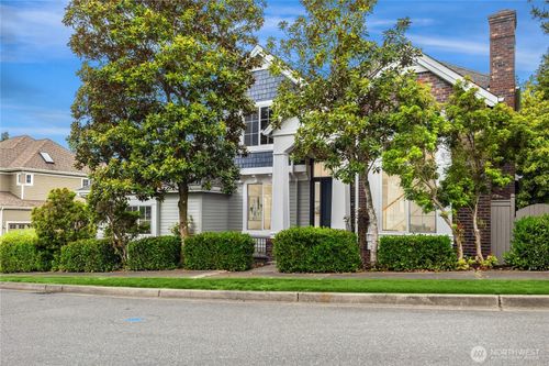 1823 145th Pl Se, Bellevue, WA, 98007-6019 | Card Image