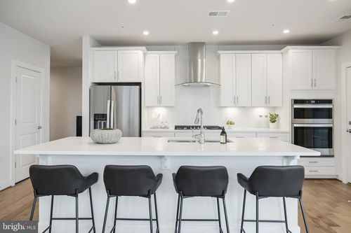 unit-201-2320 Field Point Rd, HERNDON, VA, 20171-5430 | Card Image