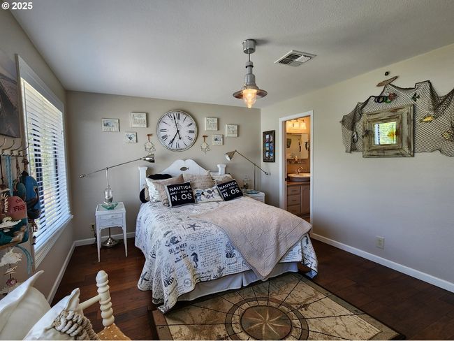 Bedroom, Primary-Upper | Image 15