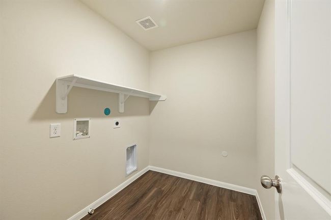 Laundry area | Image 24