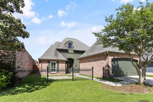 11015 N Shoreline Ave, Baton Rouge, LA, 70809-9013 | Card Image