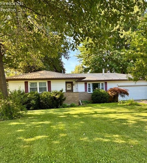 3906 Hull Rd, Huron, OH, 44839-2128 | Card Image