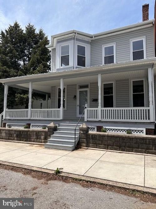 334 E Walnut St, HANOVER, PA, 17331-2536 | Card Image