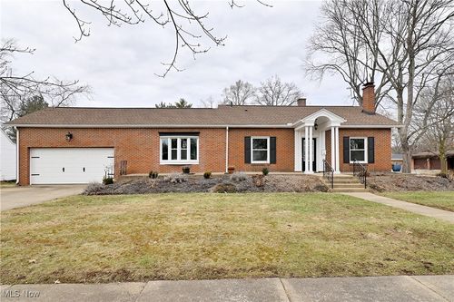 233 E 15th St, Dover, OH, 44622-1139 | Card Image