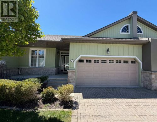 11 Oakwood Links Lane, Grand Bend, ON, N0M1T0 | Card Image