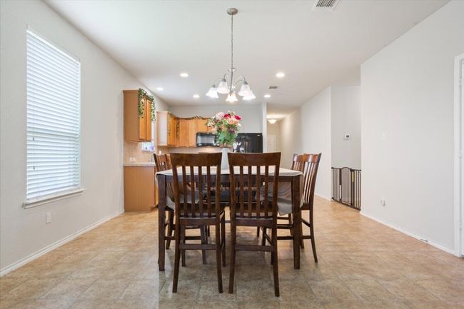 2025 Cliffbrake Way, House other with 3 bedrooms, 2 bathrooms and 2 parking in Georgetown TX | Image 12
