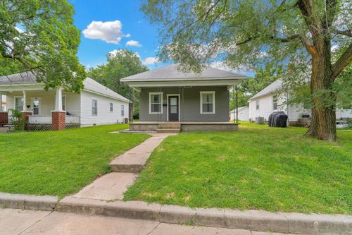 429 W 5th St, Newton, KS, 67114-2105 | Card Image