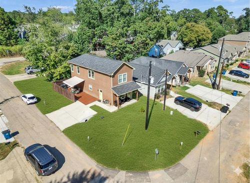 16984 W Juneau, Montgomery, TX, 77316-6737 | Card Image