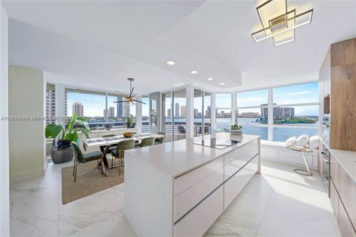 apt-715-3530 Mystic Pointe Dr, Aventura, FL, 33180-4526 | Card Image