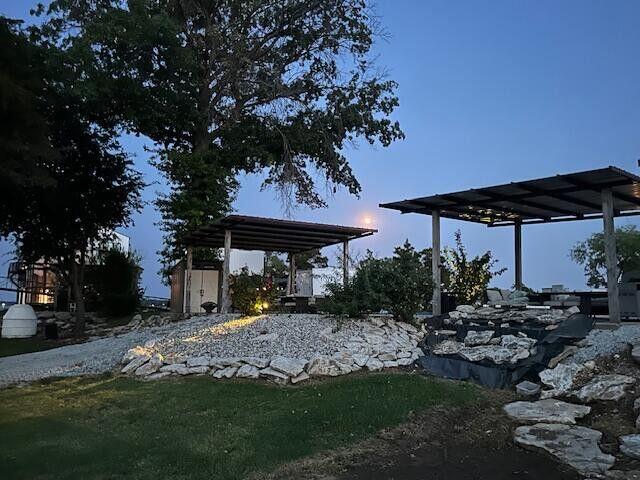 Land in Grove