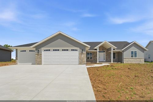221 Kerrigan Drive, WRIGHTSTOWN, WI, 54180 | Card Image