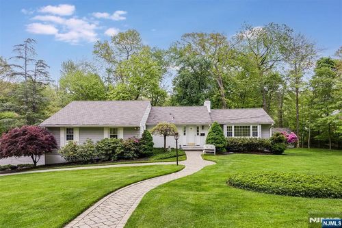 6 Driftway St, Roseland, NJ, 07068-1414 | Card Image