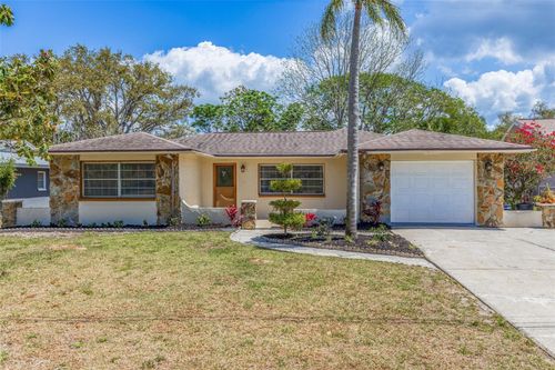 834 Riverside Dr, TARPON SPRINGS, FL, 34689-2145 | Card Image