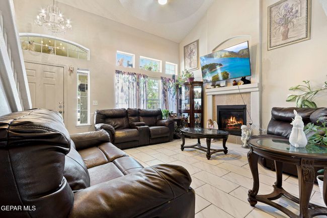 Family Room w. fireplace | Image 5