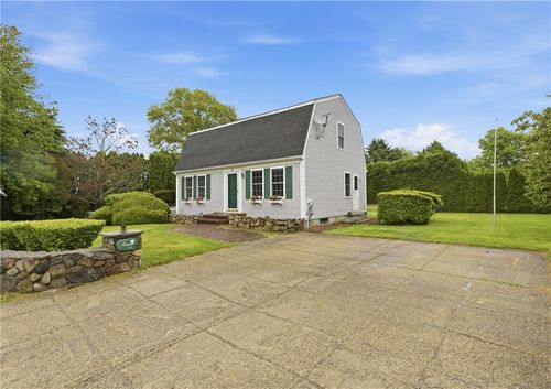 49 Harvest Rd, Middletown, RI, 02842-7948 | Card Image