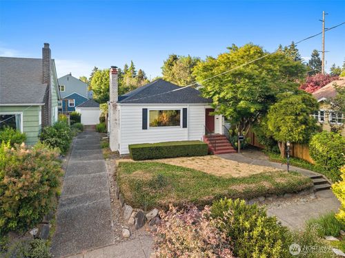 310 Nw 75th St, Seattle, WA, 98117-4933 | Card Image