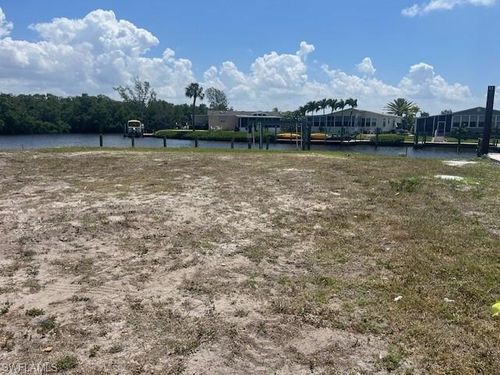 5547 Sir Walter Way, NORTH FORT MYERS, FL, 33917-9060 | Card Image