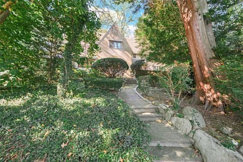 359 Ridge Road, New York, NY, 11363 | Card Image