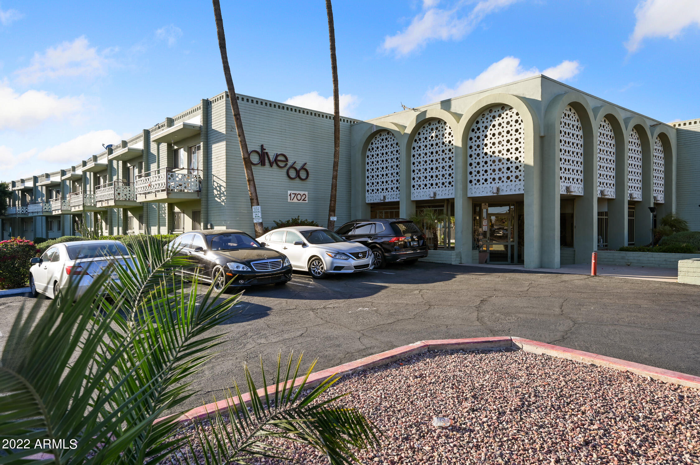 212 1702 W Tuckey Lane, Sold in Phoenix Zoocasa