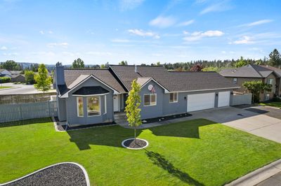 18009 N Lidgerwood Ct, Home with 4 bedrooms, 3 bathrooms and null parking in Colbert WA | Image 2