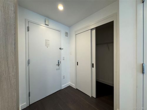 15l-131-05 40th Rd, Flushing, NY, 11354-5197 | Card Image