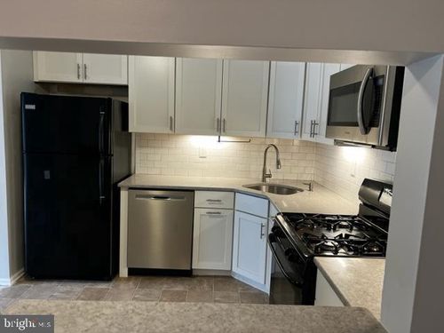 38 Joyner Ct, LAWRENCEVILLE, NJ, 08648-2614 | Card Image