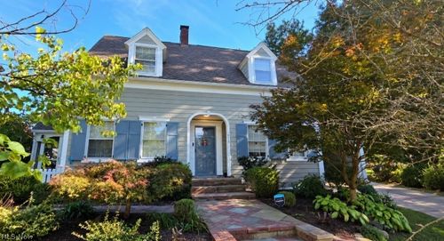 913 Home Cir, Salem, OH, 44460-3811 | Card Image