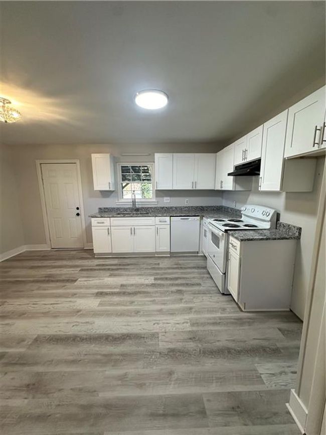 4510 Burks Rd, House other with 3 bedrooms, 2 bathrooms and null parking in Forest Park GA | Image 8