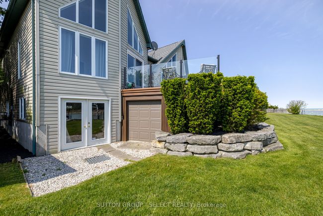 7474 Riverside Dr, House other with 3 bedrooms, 2 bathrooms and 6 parking in Port Franks ON | Image 40