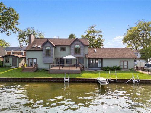 1176 Lakeside Dr, Howell, MI, 48843-1330 | Card Image