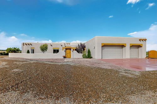413 Mission Hills Rd, Estancia, NM, 87016-8041 | Card Image