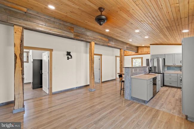 275 Oak Forest Ln, House other with 2 bedrooms, 2 bathrooms and null parking in BERKELEY SPRINGS WV | Image 10