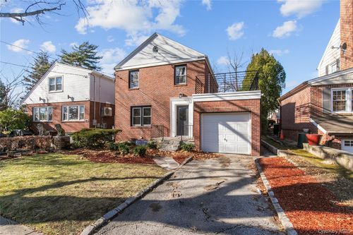 251 51st Avenue, New York, NY, 11362 | Card Image