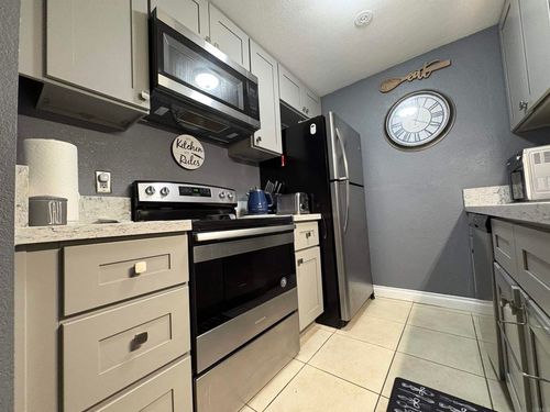 unit-108-4041 Oakcrest Dr, San Diego, CA, 92105-2148 | Card Image