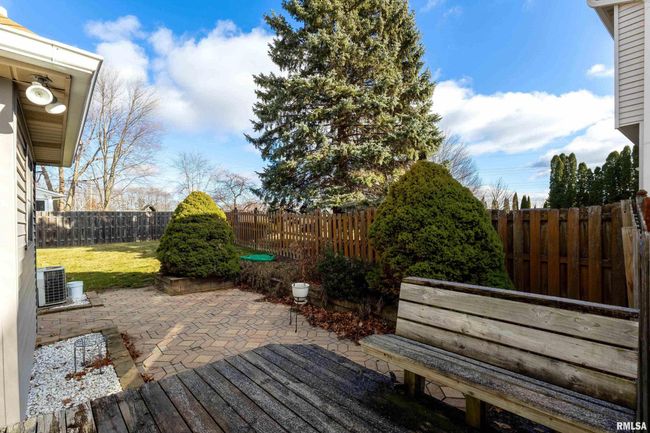 4325 Aspen Hills Cir, House other with 4 bedrooms, 3 bathrooms and null parking in Bettendorf IA | Image 32