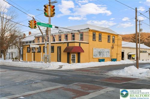 198 Main St, Emmaus, PA, 18049-4015 | Card Image