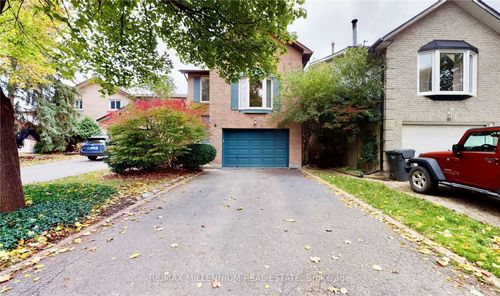 8 Dalzell Ave, Brampton, ON, L6Z2C5 | Card Image