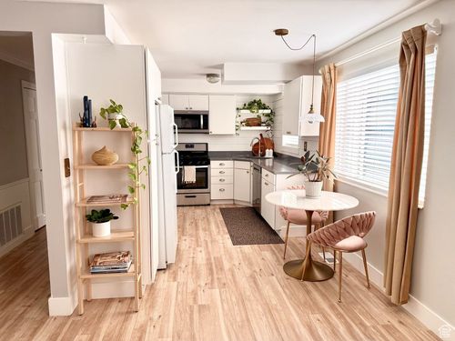 apt-160-2220 E Murray Holladay Rd, Holladay, UT, 84117-5317 | Card Image