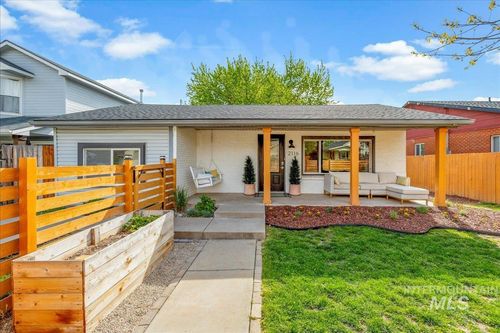 2116 S Pacific St, Boise, ID, 83705-3962 | Card Image