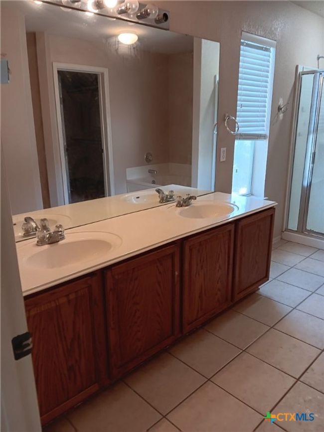172 Coreopsis Cv, House other with 4 bedrooms, 3 bathrooms and null parking in Kyle TX | Image 16