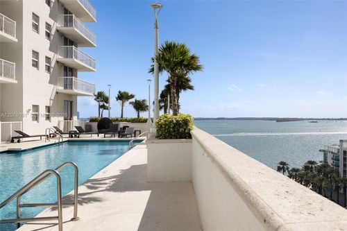 4010-1200 Brickell Bay Dr, Miami, FL, 33131-3251 | Card Image