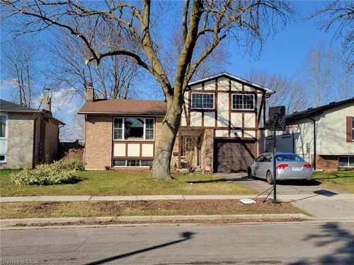 24 Queensdale Cres, Guelph, ON, N1H6W3 | Card Image