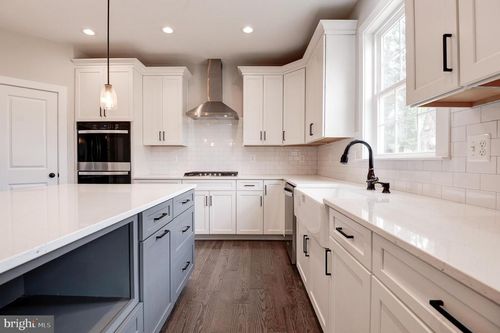 40 N Berlin Pike, LOVETTSVILLE, VA, 20180-8600 | Card Image