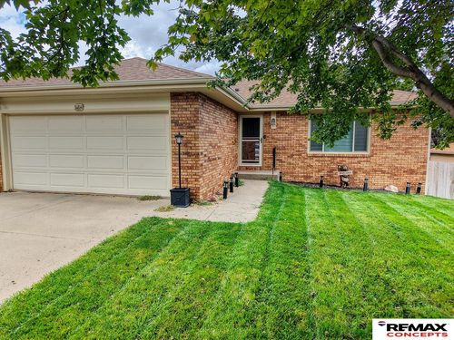 5214 English Dr, Lincoln, NE, 68516-3219 | Card Image