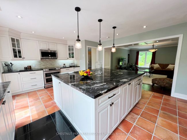 21 Southridge Trail, House other with 6 bedrooms, 4 bathrooms and 5 parking in Caledon Village ON | Image 9