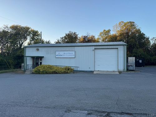 6111 Fort Ave, Lynchburg, VA, 24502-1933 | Card Image