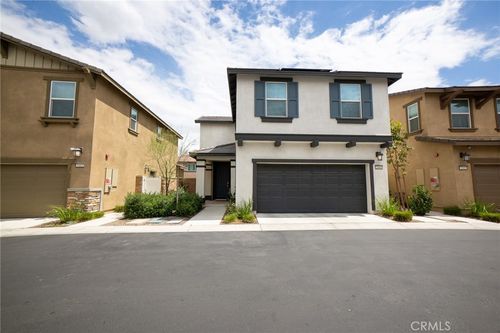 2464 Gunner Ridge Way, Rialto, CA, 92377-4005 | Card Image