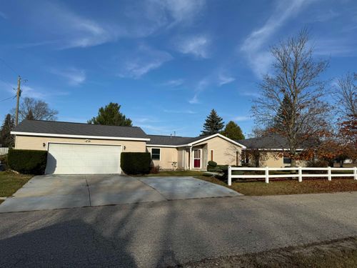 5520 Boardman St Sw, South Boardman, MI, 49680-8628 | Card Image