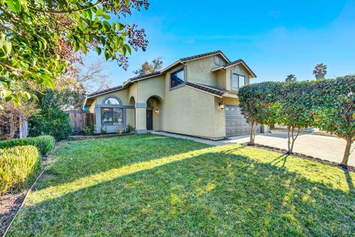 251 Woodstock Cir, Vacaville, CA, 95687-3389 | Card Image