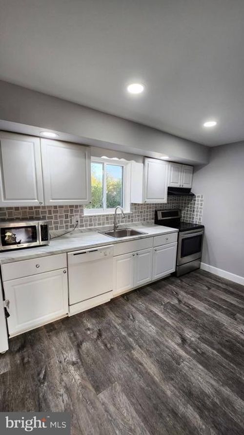 22-118 E Moreland Ave, HATBORO, PA, 19040-4738 | Card Image